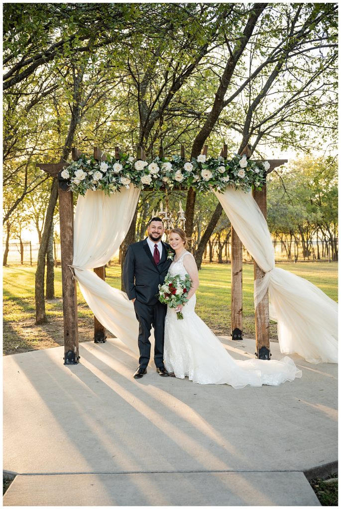 bride and groom at Barnett Estates Wedding Photos 