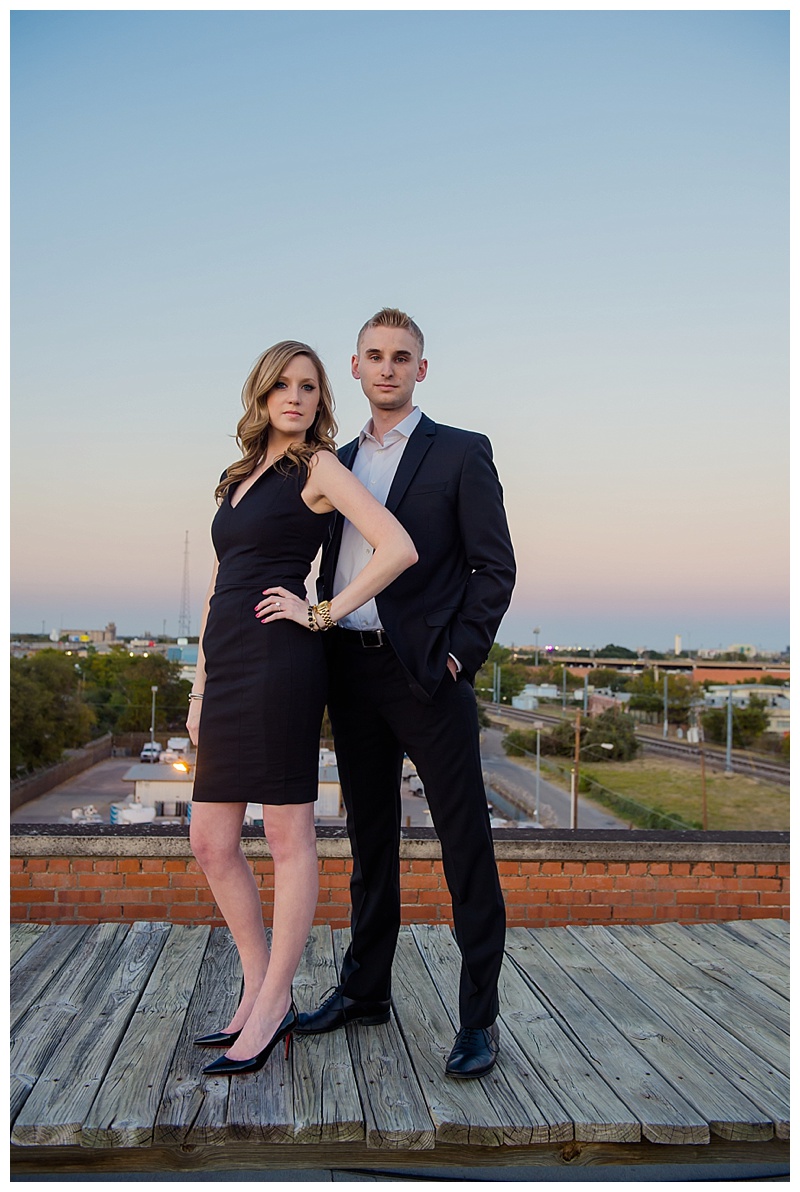 Engagement photos on the rooftop of Off the Grid in Dallas by brittanybarclay.com