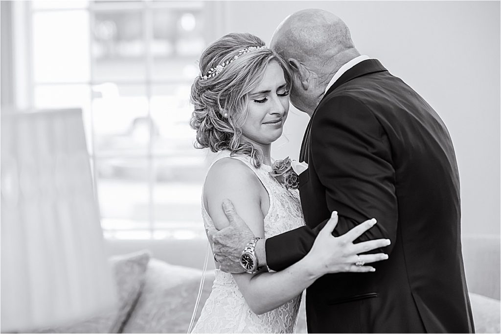 bride and dad first look